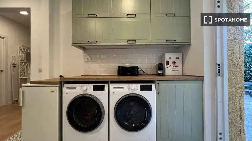 Kitchen of Flat for rent in Madrid  with Air Conditioner, Heating and Furnished
