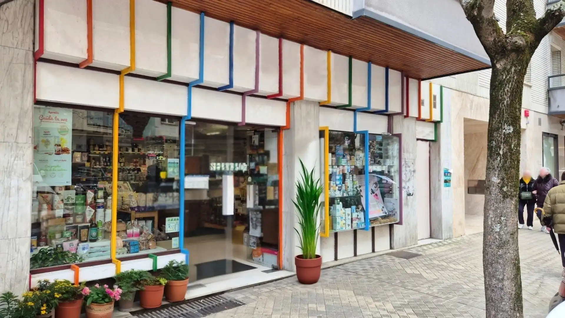 Local en venta en  Pamplona / Iruña con Amueblado y Alarma