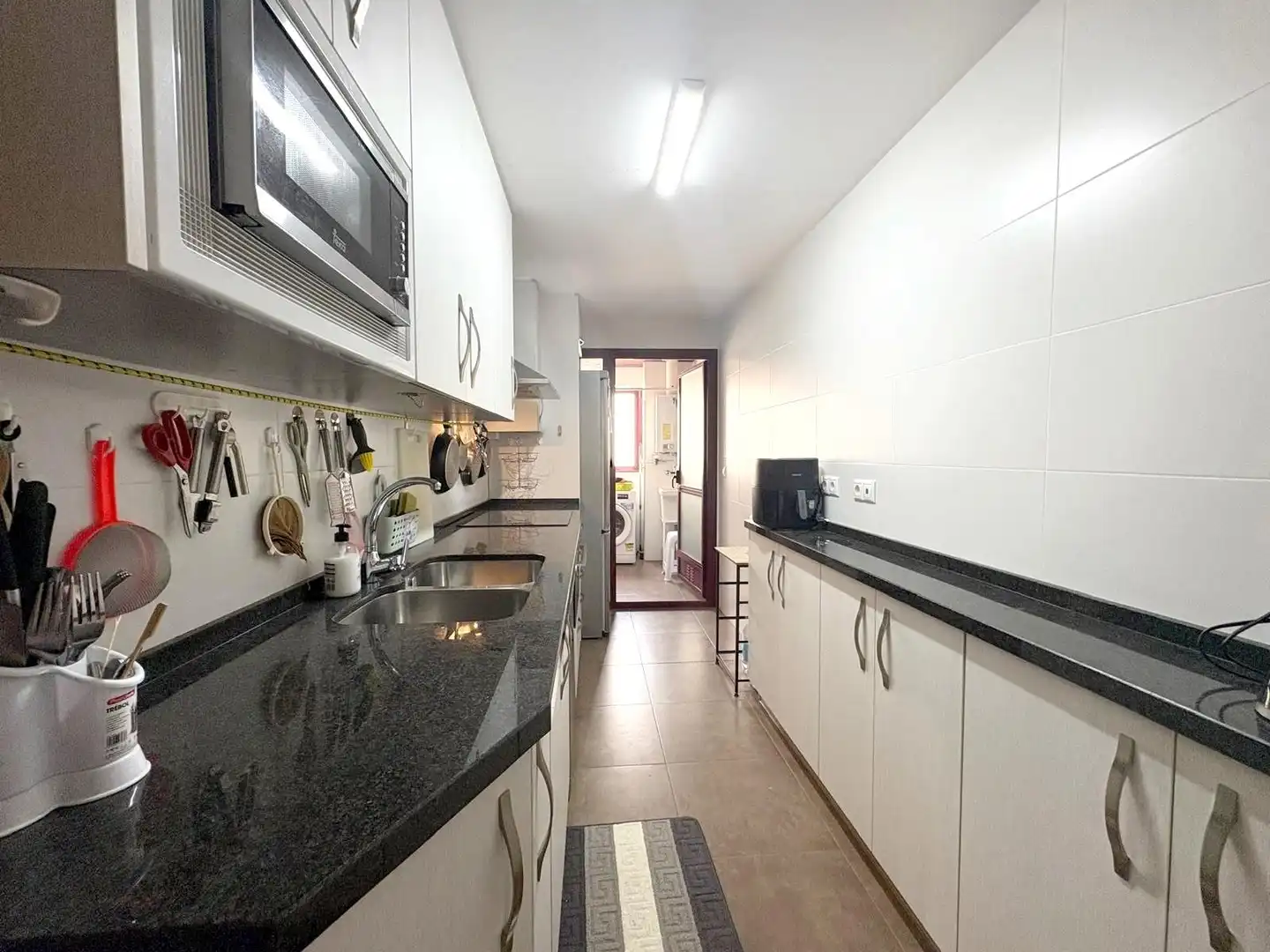 Cuina de Pis en venda en Málaga amb Jardí privat, Terrassa i Traster