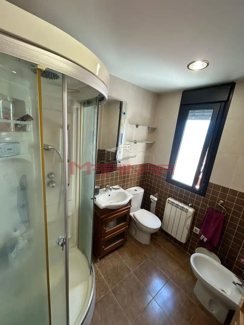 Bathroom of Duplexes for sale in Borox  with Air Conditioner and Heating