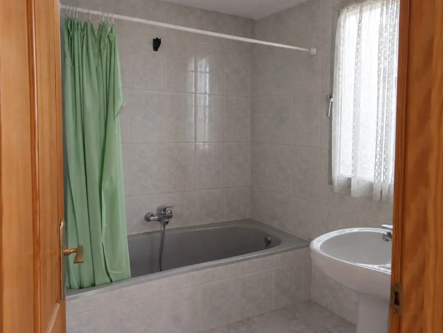 Bathroom of Flat for sale in Liétor, Albacete
