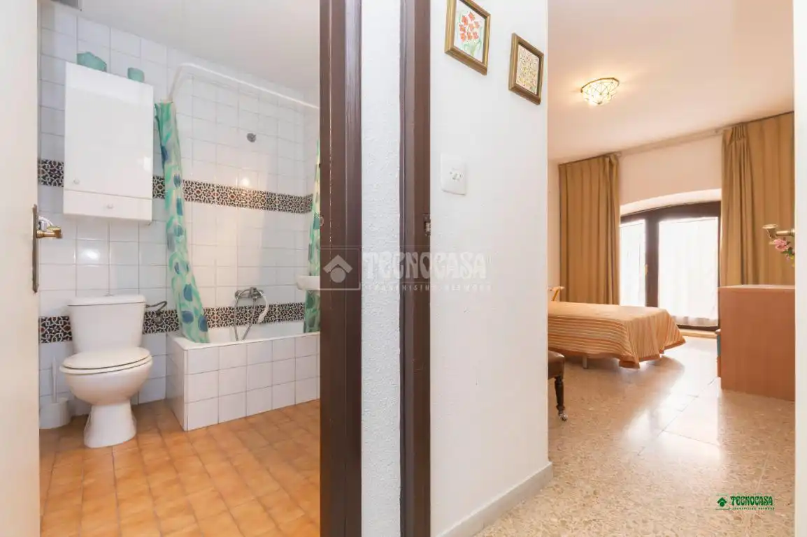 Bany de Dúplex en venda en Almería amb Aire condicionat i Balcó