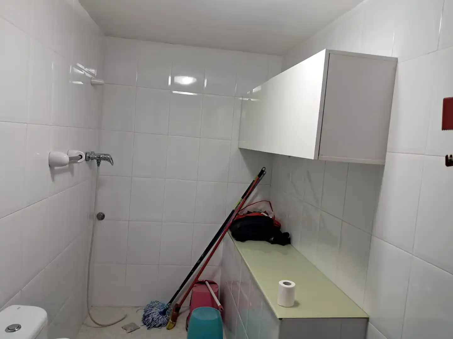Baño de Local de alquiler en Gandia con Aire acondicionado