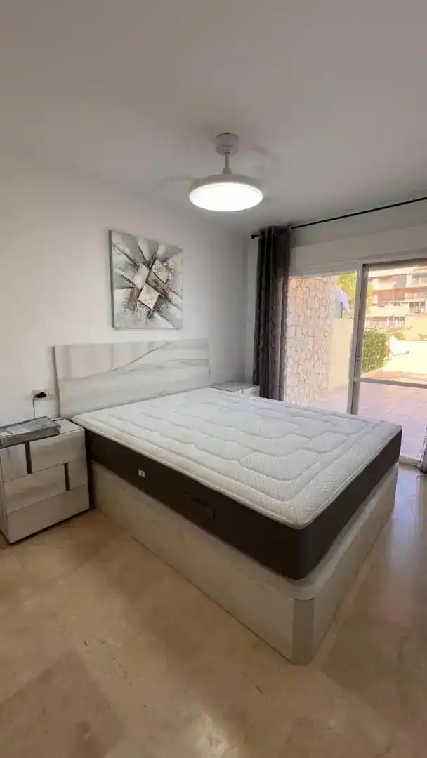 Habitación de Dúplex de alquiler en Calpe / Calp con Aire acondicionado, Jardín privado y Parquet