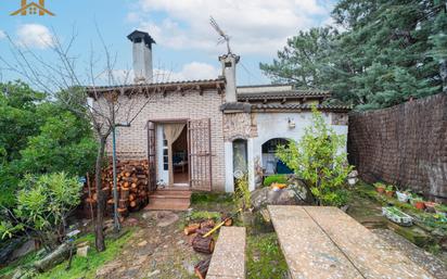 Exterior view of House or chalet for sale in Cadalso de los Vidrios  with Heating, Private garden and Storage room