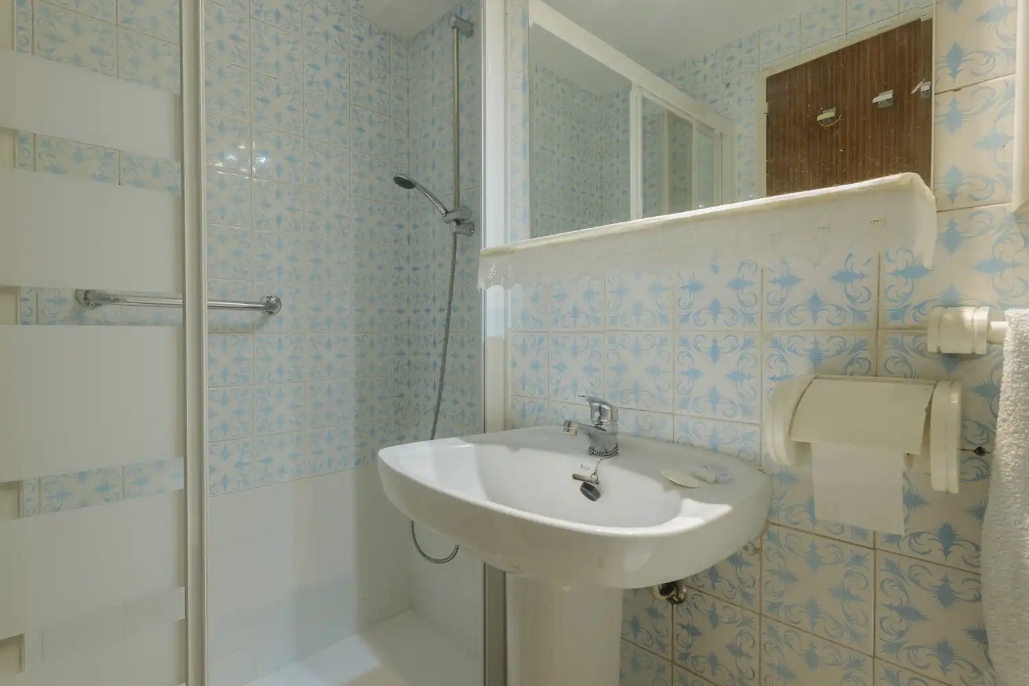 Baño de Piso en venta en Madrid con Calefacción y Terraza