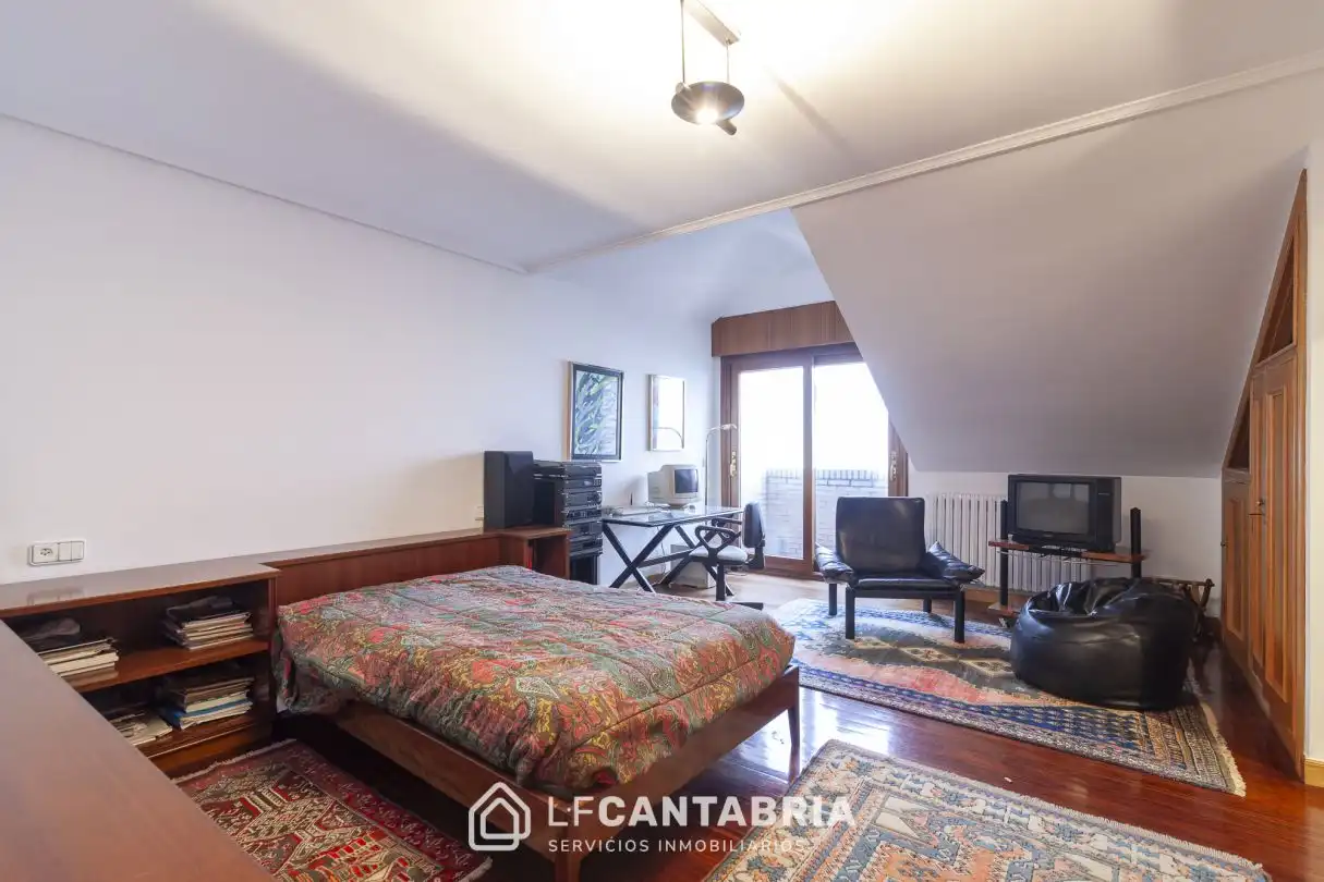 Habitación de Dúplex en venta en Santander con Calefacción y Terraza