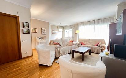 Living room of Flat for sale in Sant Cugat del Vallès  with Air Conditioner