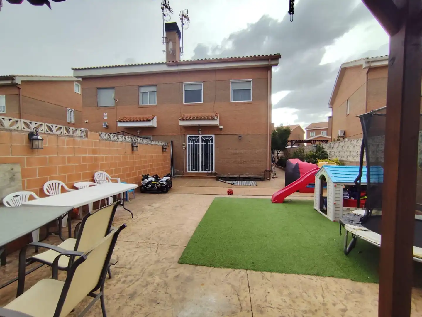 Garden of Detached homes for sale in Pioz  with Private garden