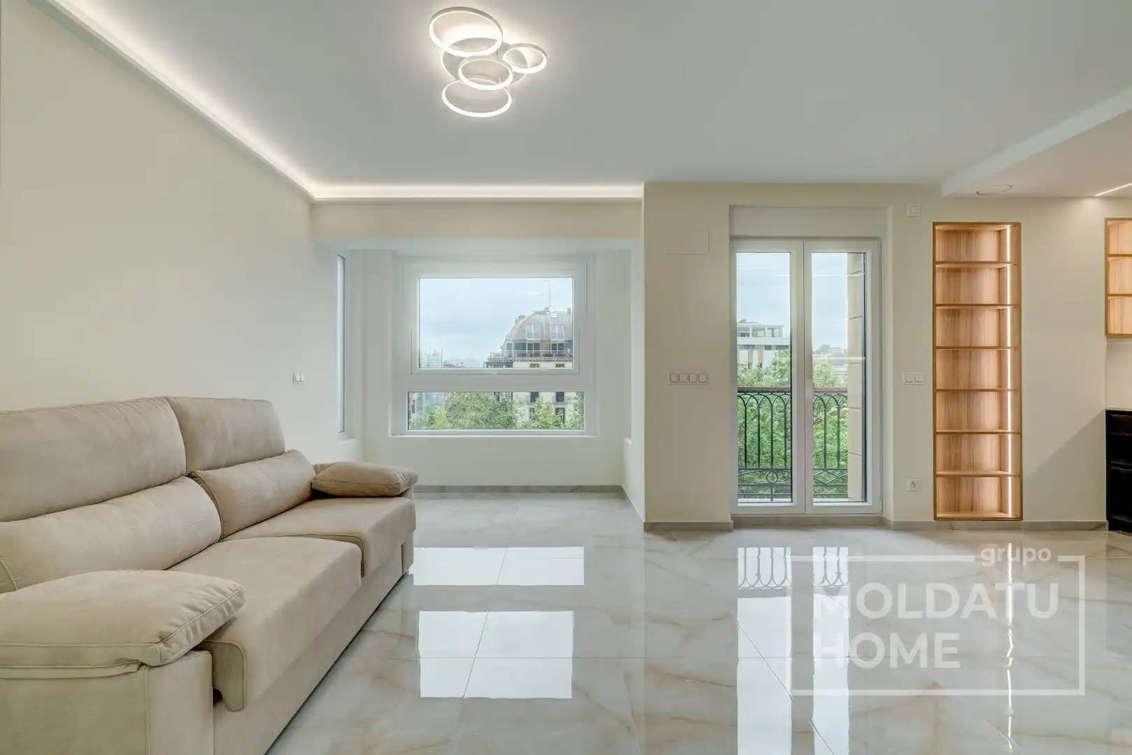 Living room of Apartments for sale in Donostia - San Sebastián   with Air Conditioner, Heating and Terrace