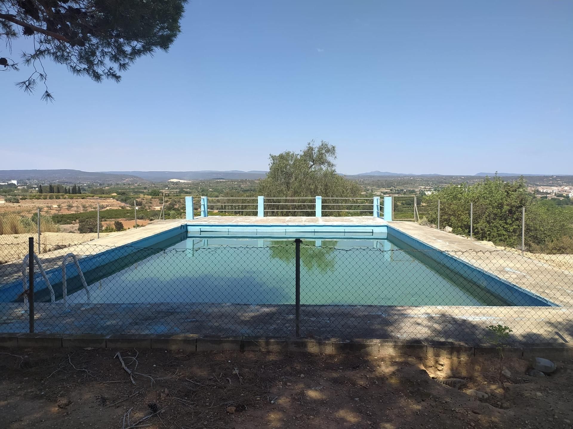 Swimming pool of Land for sale in Anna