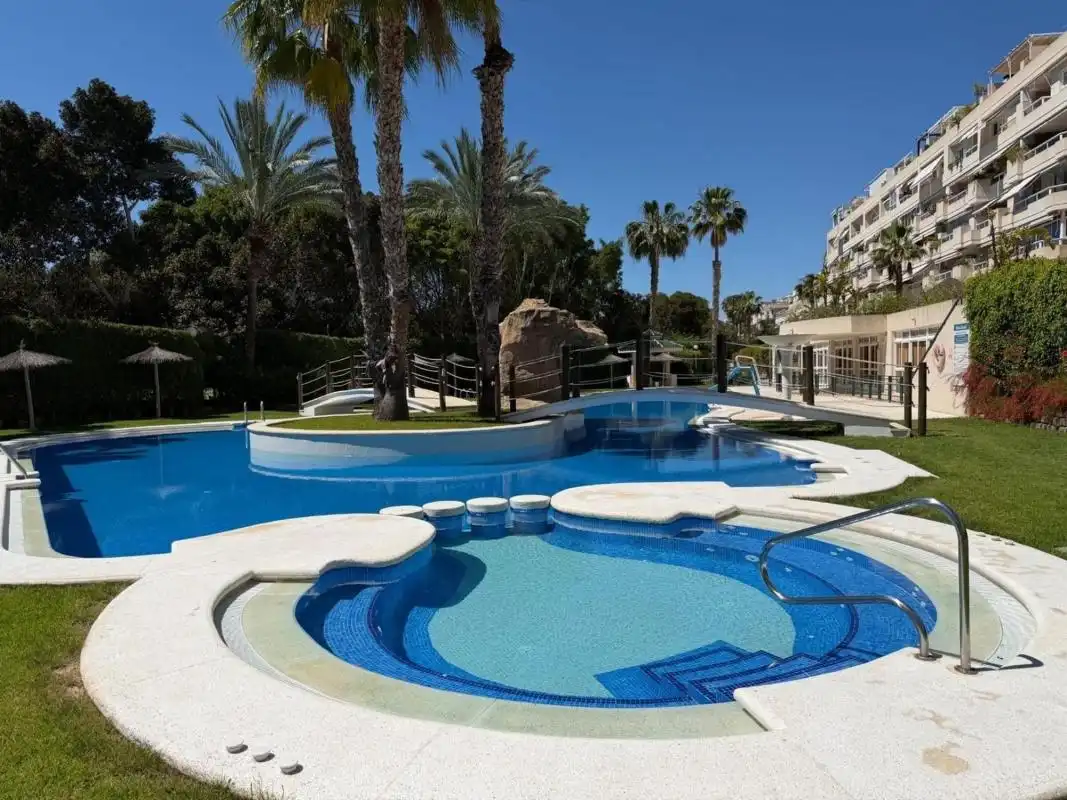 Wohnungen zum Verkauf in Alicante Golf