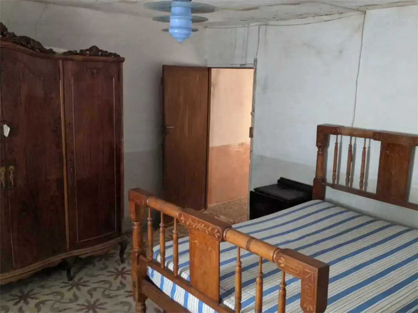 Casa adosada en venta en Rubielos de Mora con Trastero y Balcón
