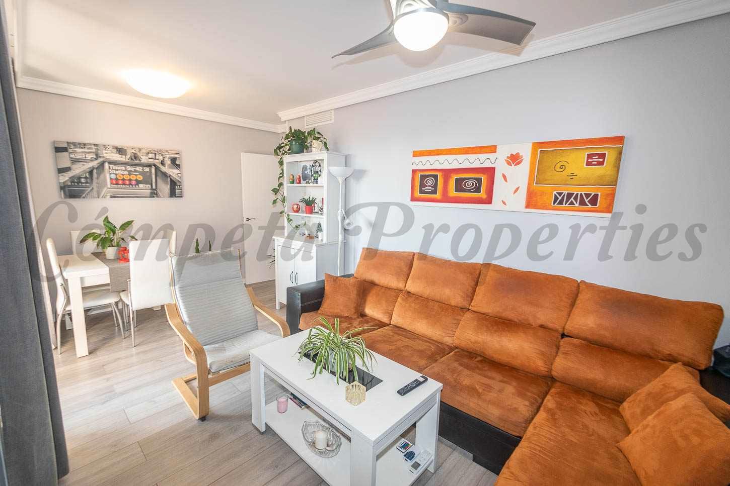 Sala d'estar de Apartament en venda en Torrox amb Aire condicionat, Calefacció i Terrassa