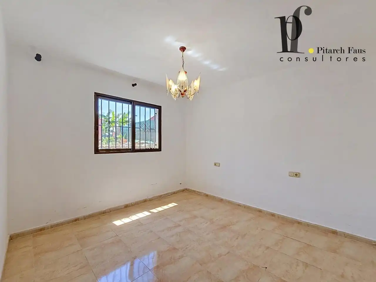 Exterior view of Houses for sale in La Pobla de Vallbona