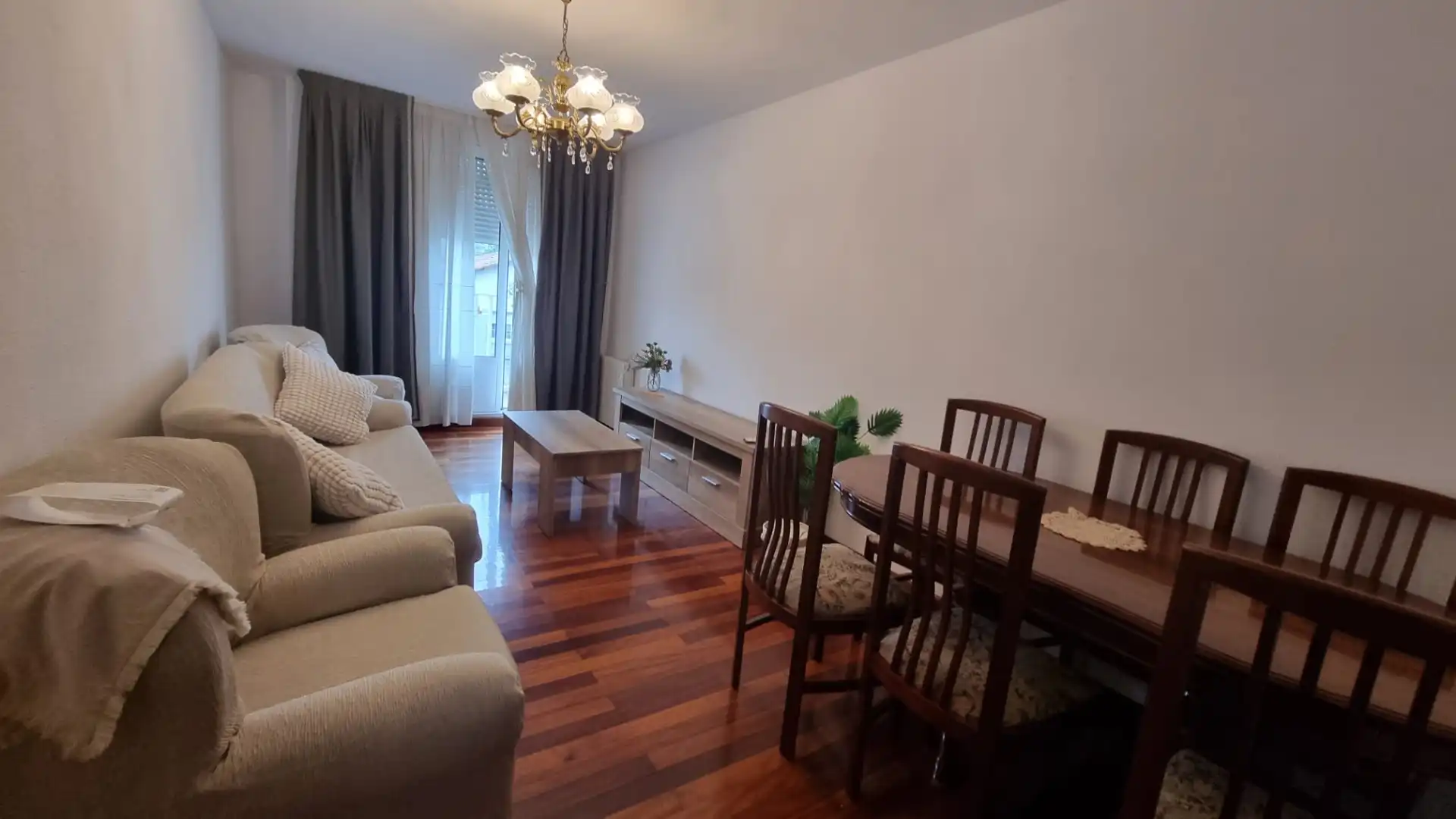 Sala de estar de Piso de alquiler en El Astillero   con Calefacción, Parquet y Terraza