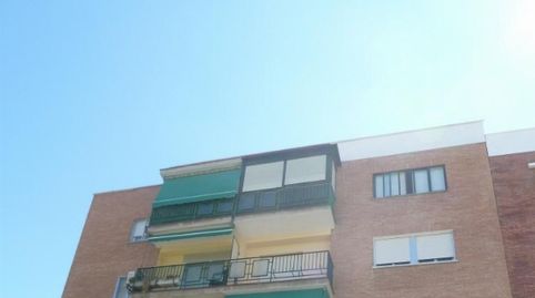 Foto 2 de Piso en venta en Vinateros, Madrid Capital