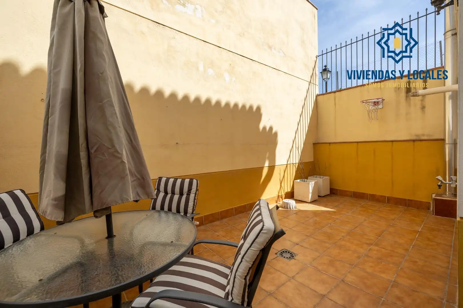 Casa aparellada amb terrassa en venda a Cenes de la Vega, imagen 4