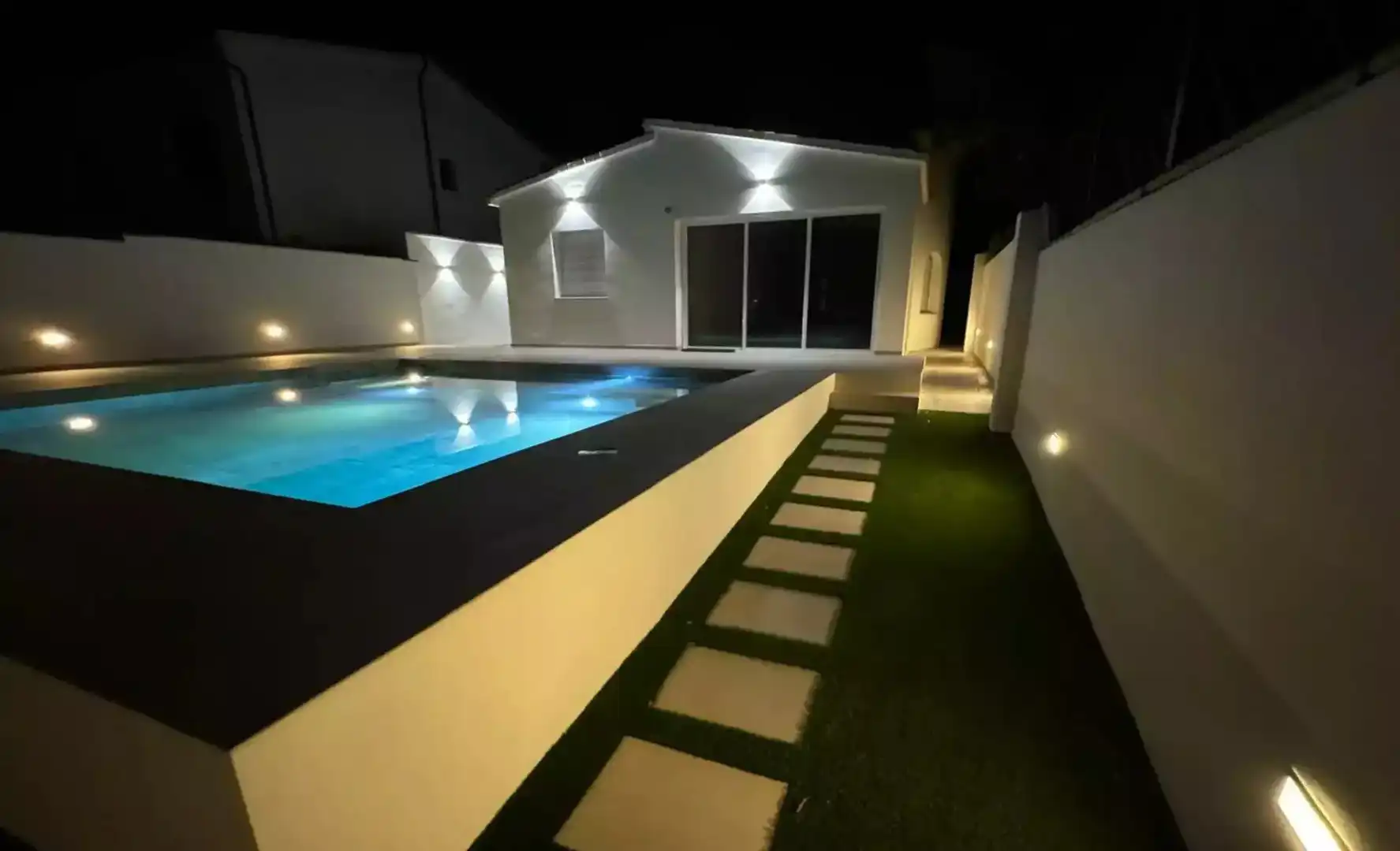 Piscina de Casa o xalet en venda en Centre - Sant Josep - Sanfeliu