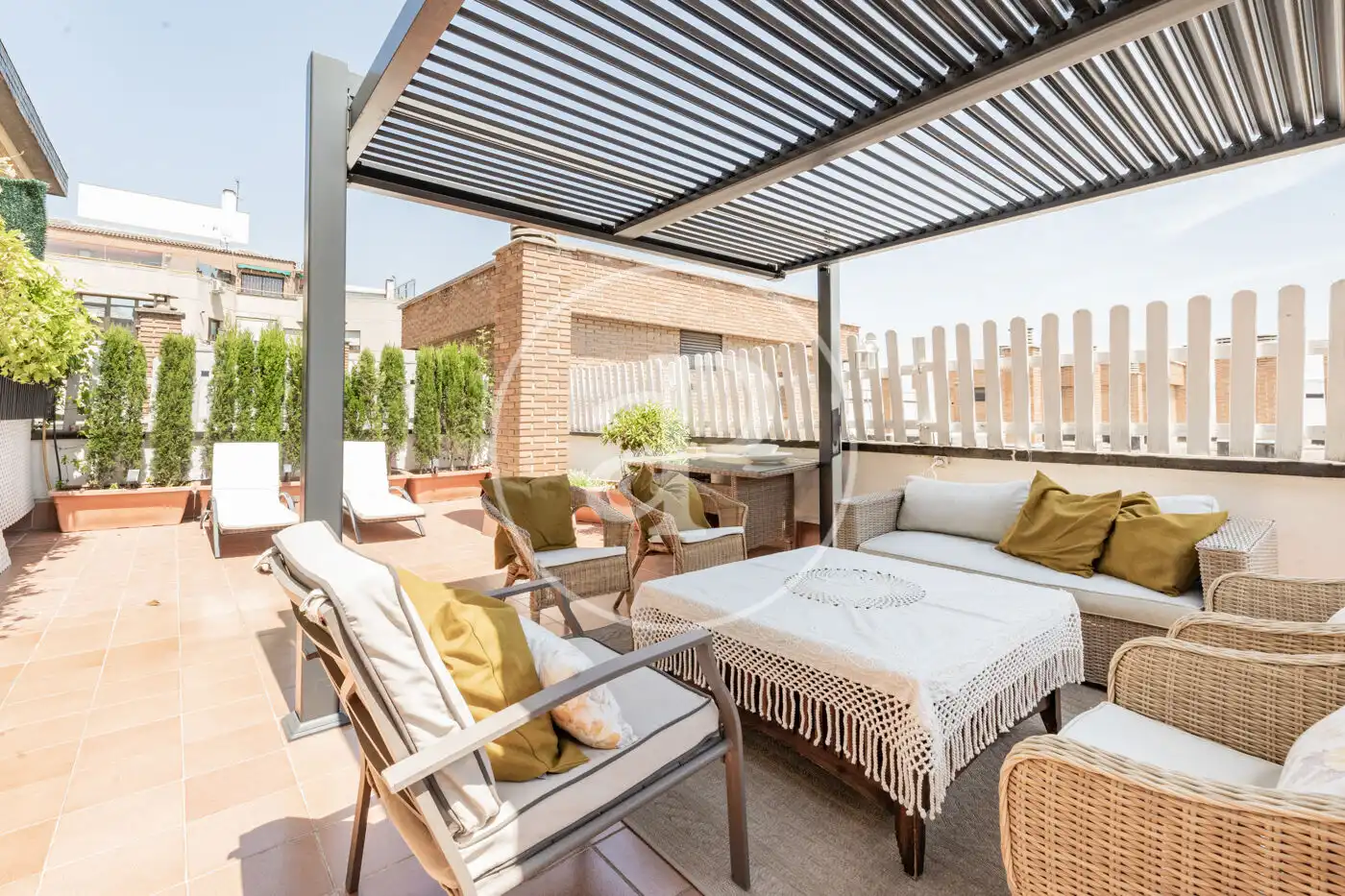 Piso en venta en C. de Pechuán, Ciudad Jardín