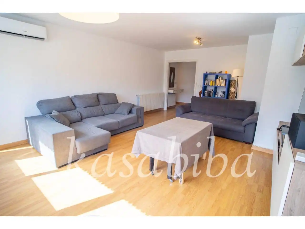 Flat with terrace for sale in Calle Juan Llorens, imagen 2