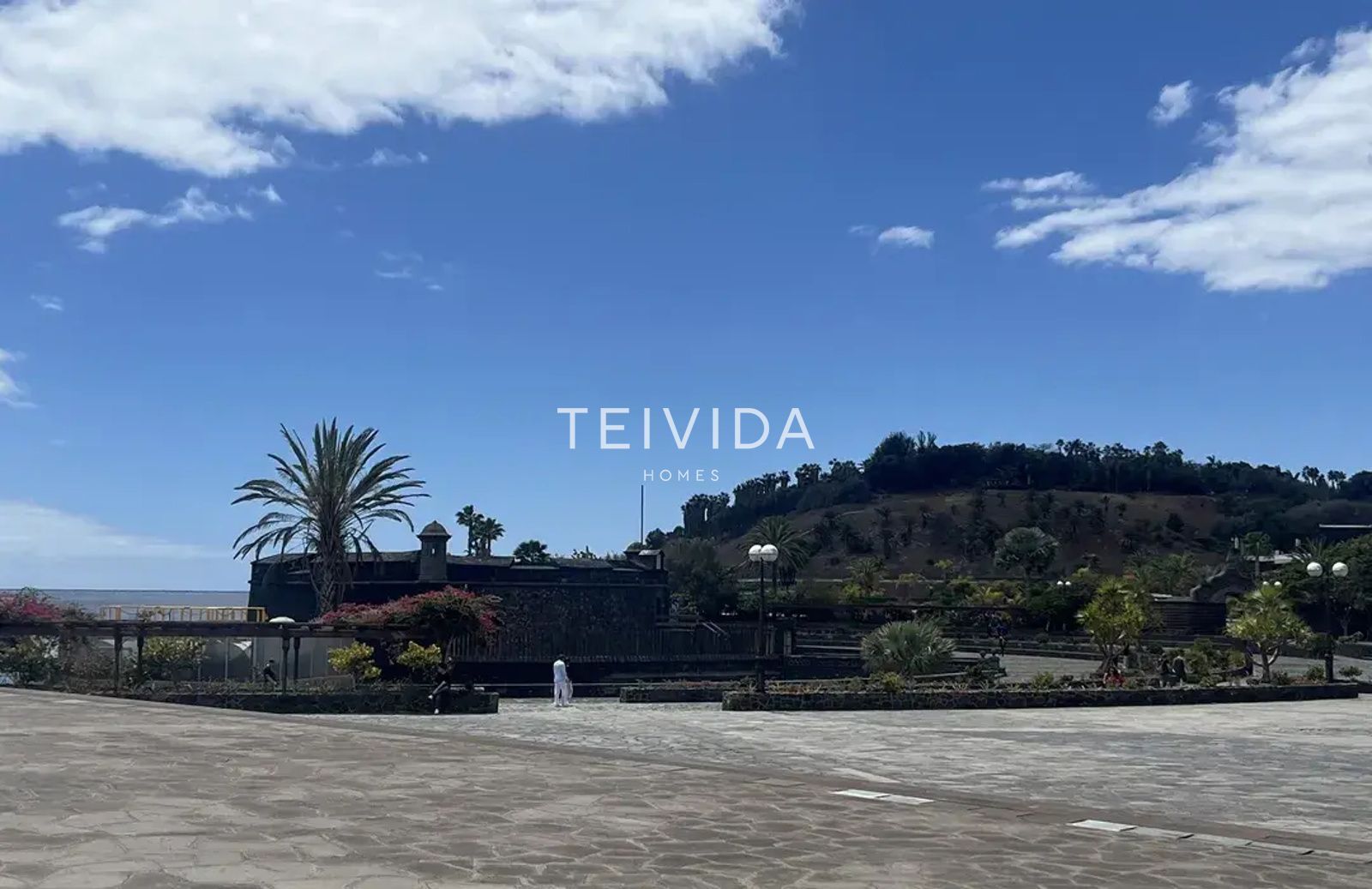 Exterior view of Flat for sale in  Santa Cruz de Tenerife Capital  with Air Conditioner and Heating