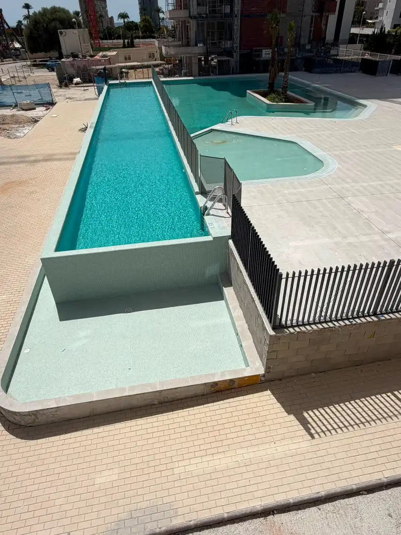 Piscina de Pis en venda en Calpe / Calp amb Calefacció, Parquet i Terrassa