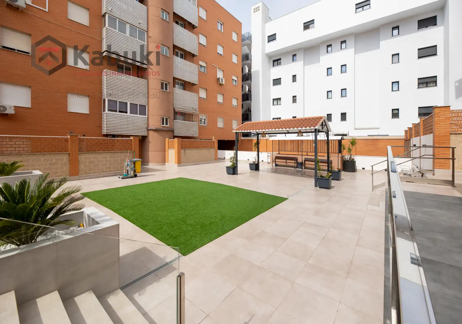 Terrace of Attic for rent in Granada  with Air Conditioner, Heating and Private garden