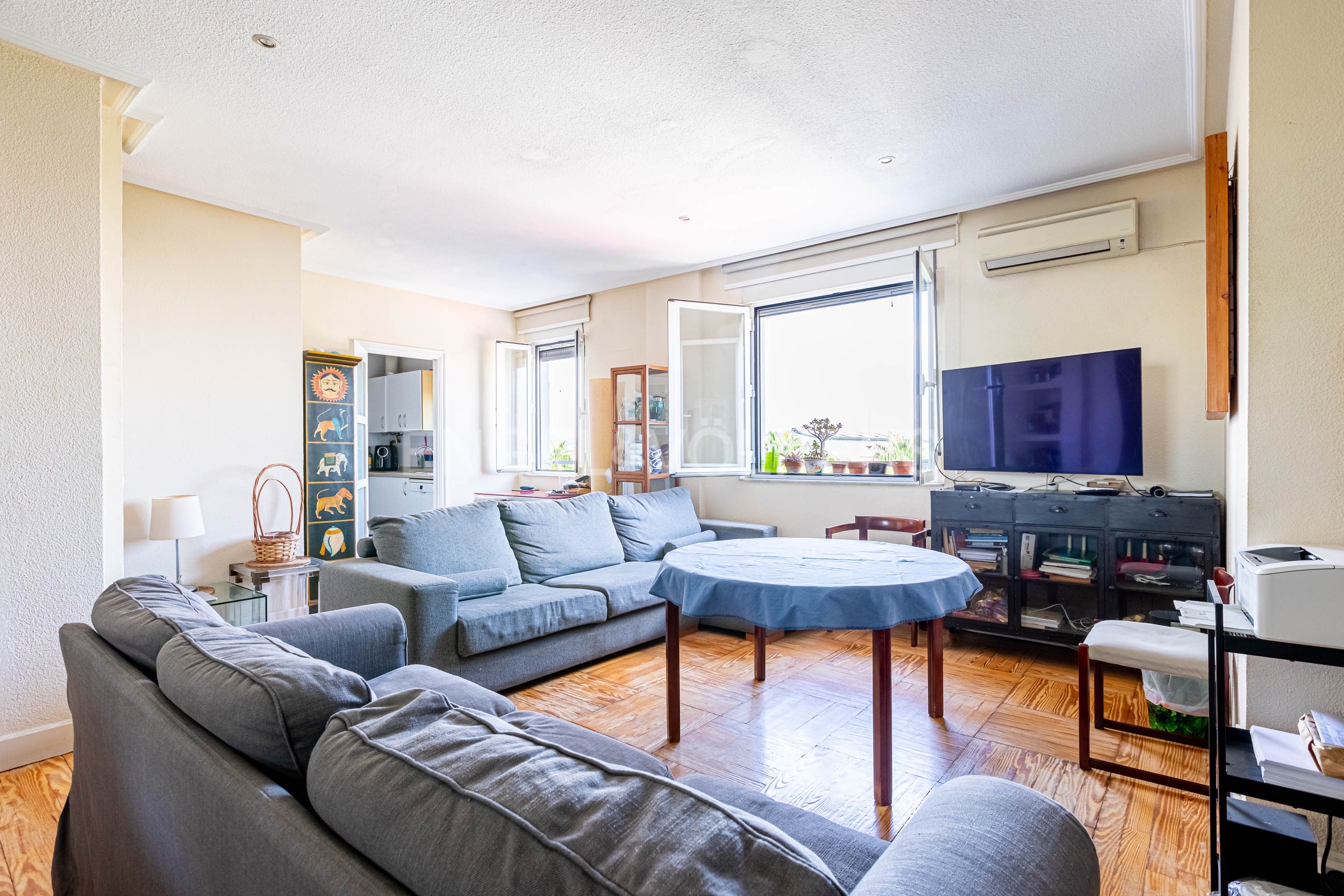 Sala d'estar de Apartament en venda en  Sevilla Capital amb Aire condicionat i Calefacció