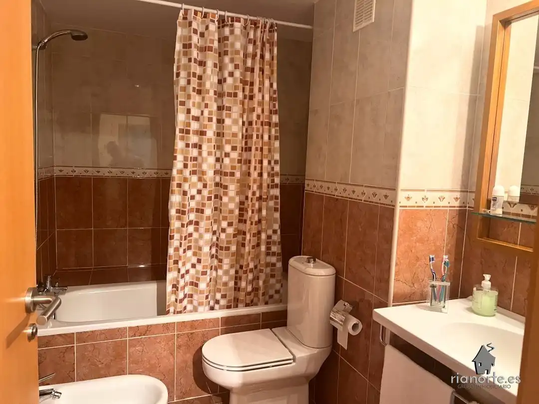 Baño de Piso en venta en Ribadesella con Calefacción, Parquet y Trastero