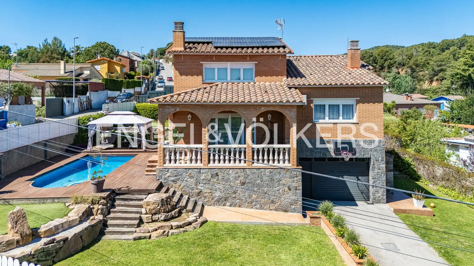 Vista exterior de Casa o chalet en venta en Castellar del Vallès con Aire acondicionado, Calefacción y Jardín privado