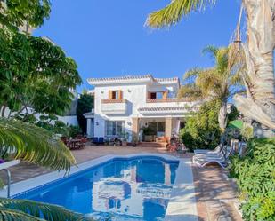 Vista exterior de Casa o xalet de lloguer en Coín amb Aire condicionat, Calefacció i Jardí privat