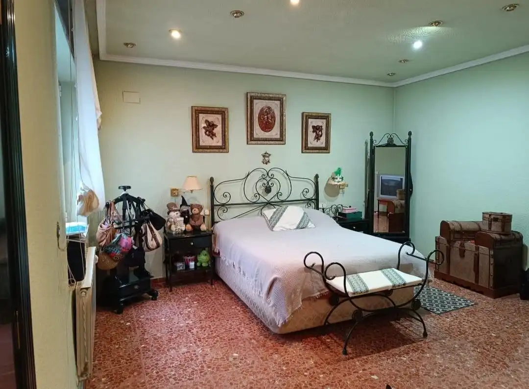 Bedroom of Flat for sale in Córdoba  with Air Conditioner, Heating and Storage room