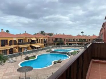 Piso con balcón en venta en Calle Boreas 66