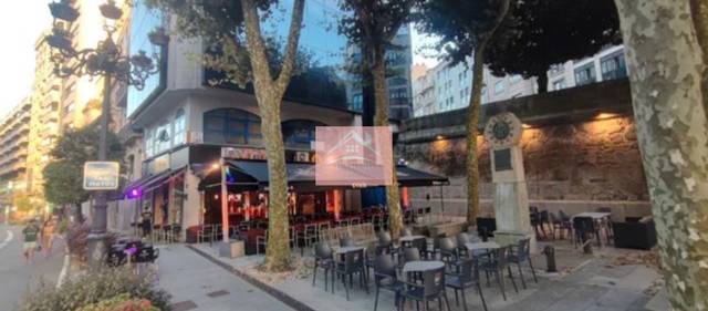 Local comercial en Alquiler en Rúa de García Barbón en Centro - Areal