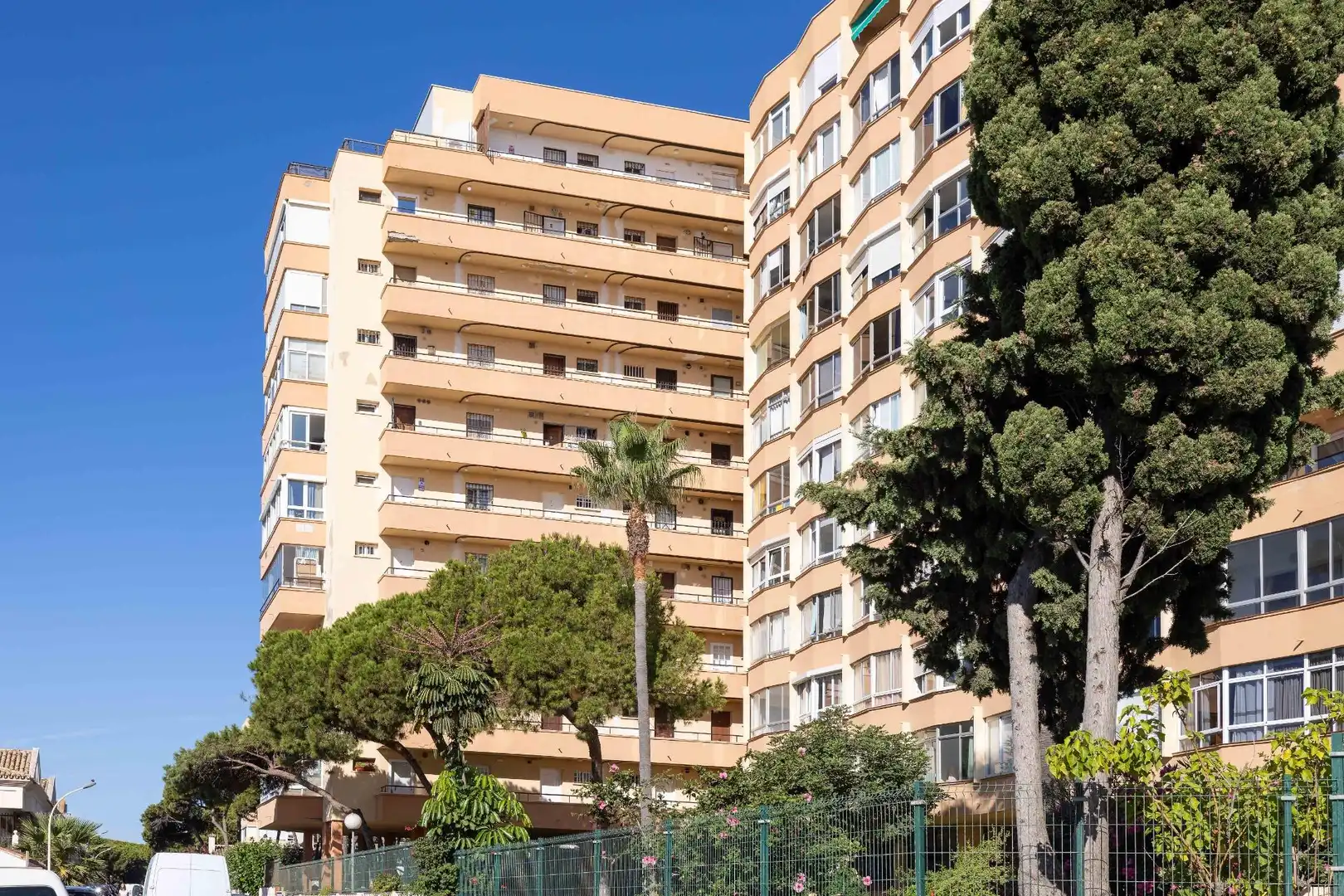Außenansicht von Wohnung zum Verkauf in Mijas mit Privatgarten und Gemeinschaftspool