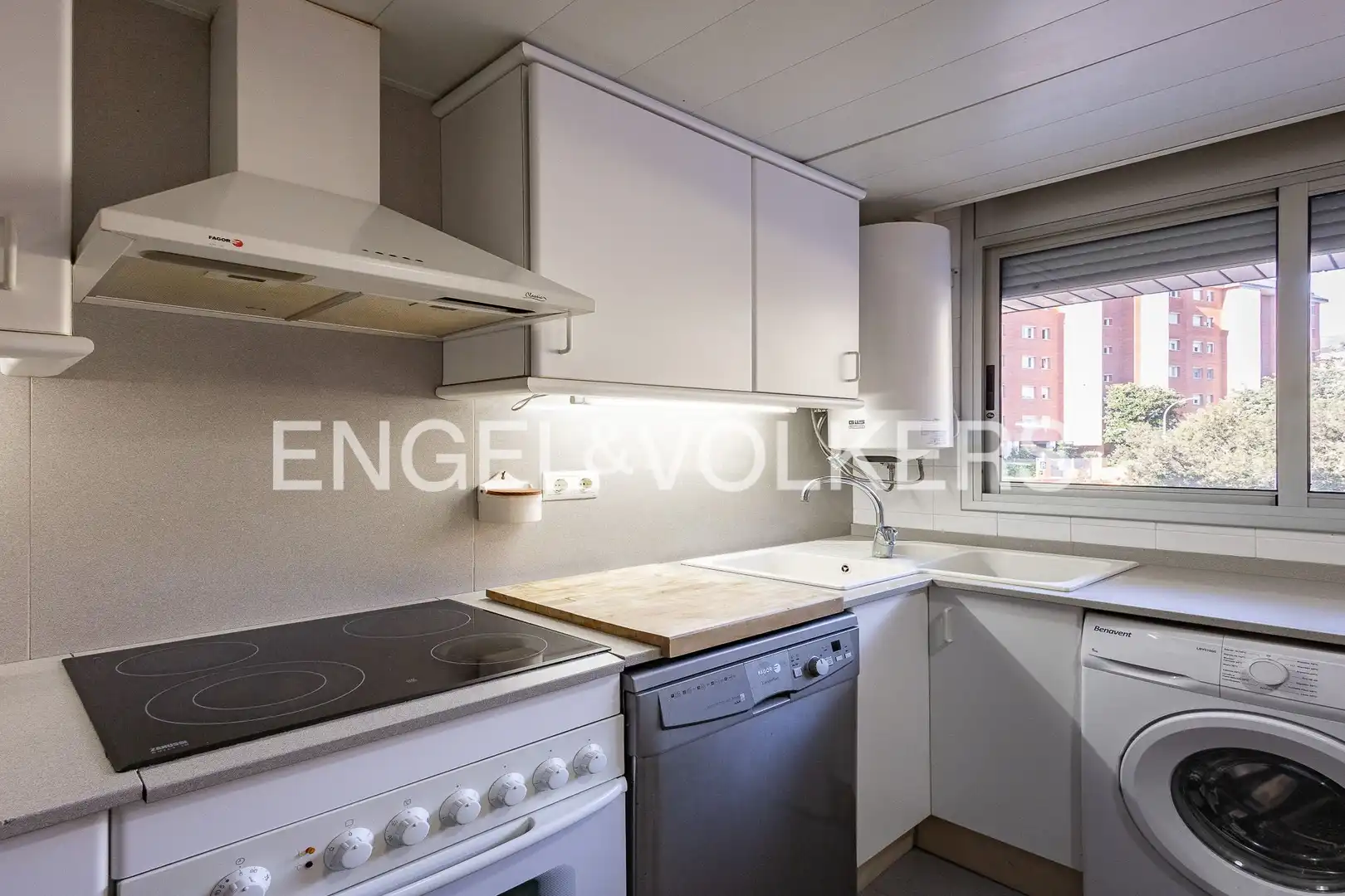 Kitchen of Flat for sale in Castelldefels  with Air Conditioner, Heating and Parquet flooring