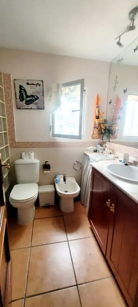Bany de Casa adosada en venda en Tarifa amb Aire condicionat, Jardí privat i Terrassa