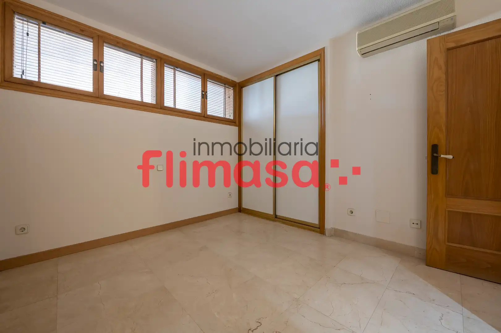 Dormitori de Apartament en venda en Villaviciosa de Odón amb Aire condicionat, Terrassa i Piscina comunitària