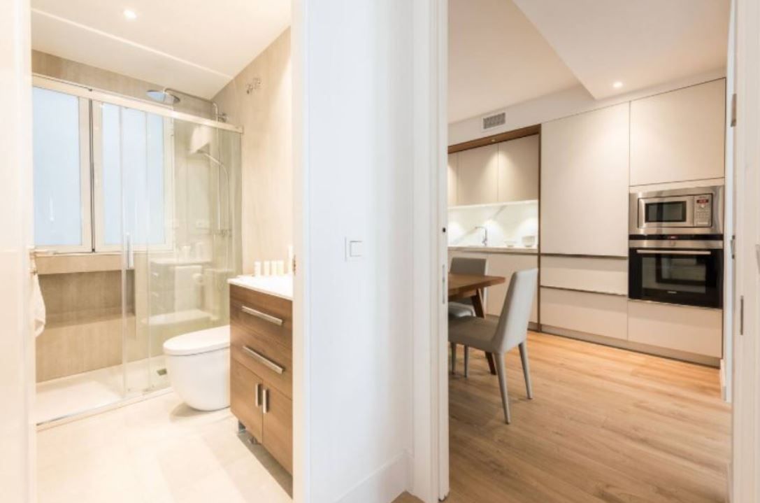 Baño de Piso de alquiler en Terrassa con Aire acondicionado, Amueblado y Se aceptan mascotas