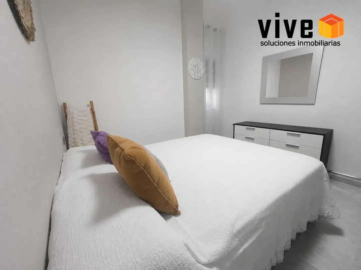 Bedroom of Flat for sale in Sevilla  with Heating, Storage room and Furnished