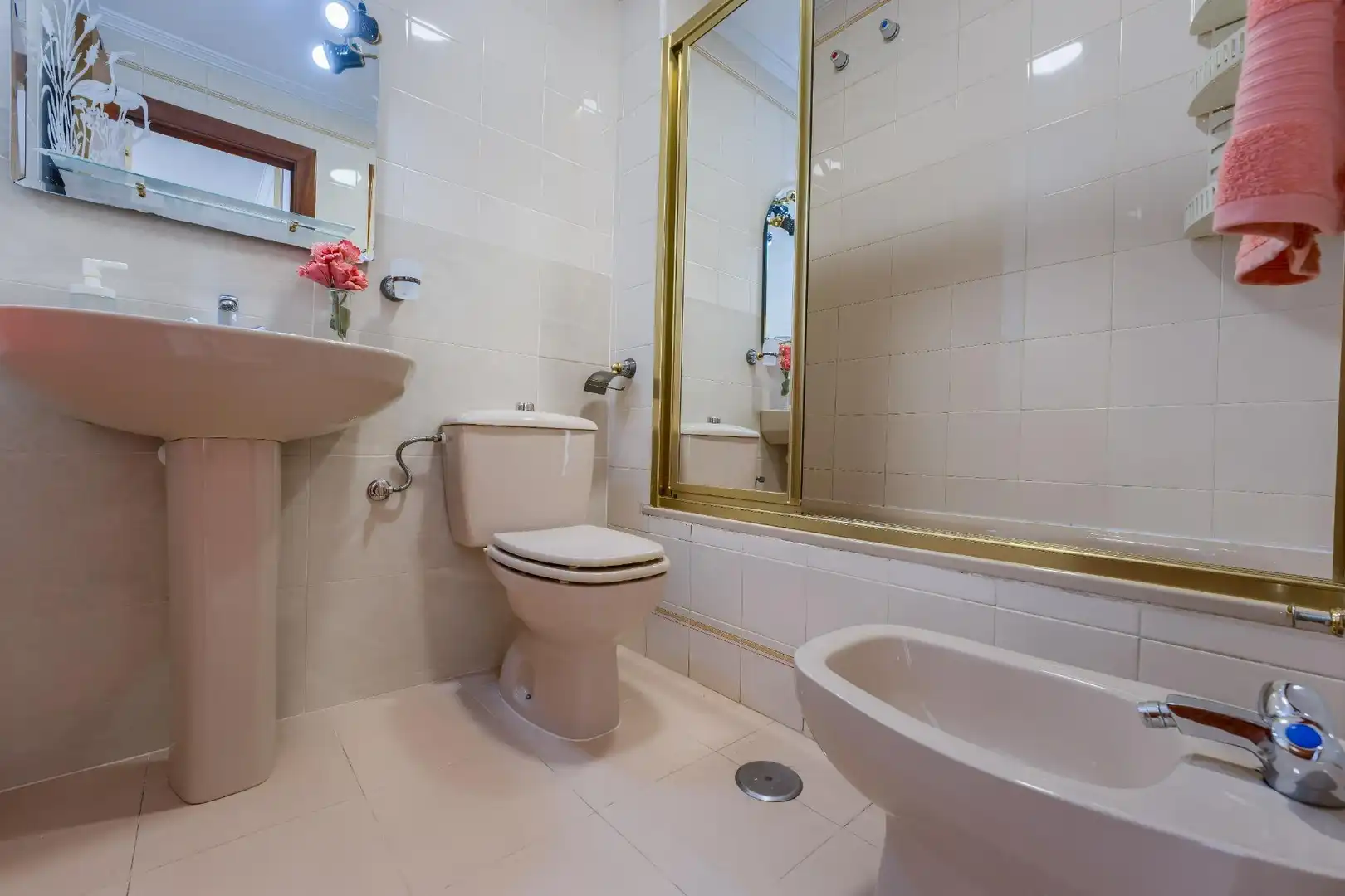 Bany de Pis en venda en Sevilla amb Aire condicionat, Terrassa i Piscina comunitària