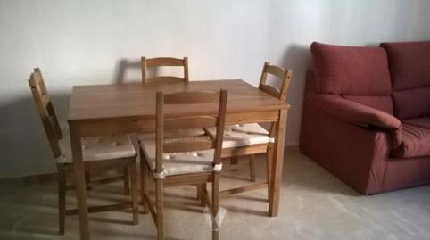 Foto 4 de Piso de alquiler en Parque Victoria Eugenia, Málaga Capital