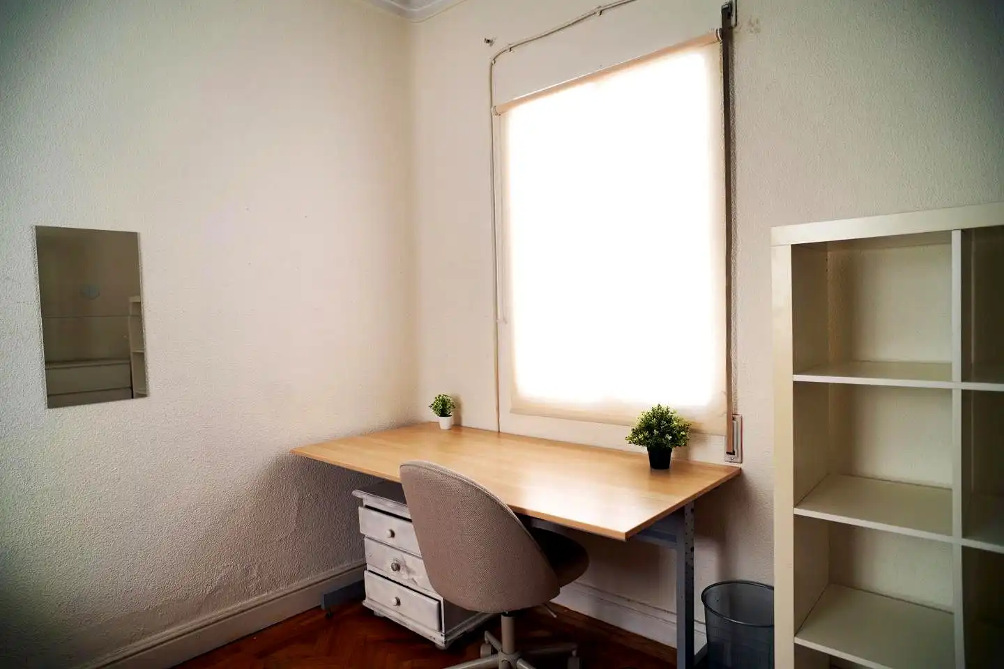 Habitación de Apartamento de alquiler en Madrid con Aire acondicionado, Calefacción y Parquet