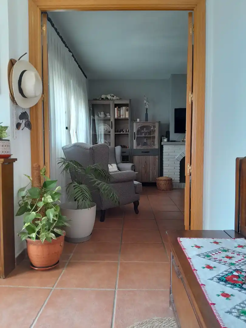 Sala de estar de Casa o chalet en venta en Cobisa con Calefacción, Jardín privado y Amueblado
