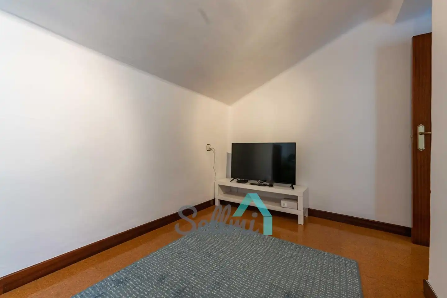 Flat for rent in De Gloria Fuertes, Masip