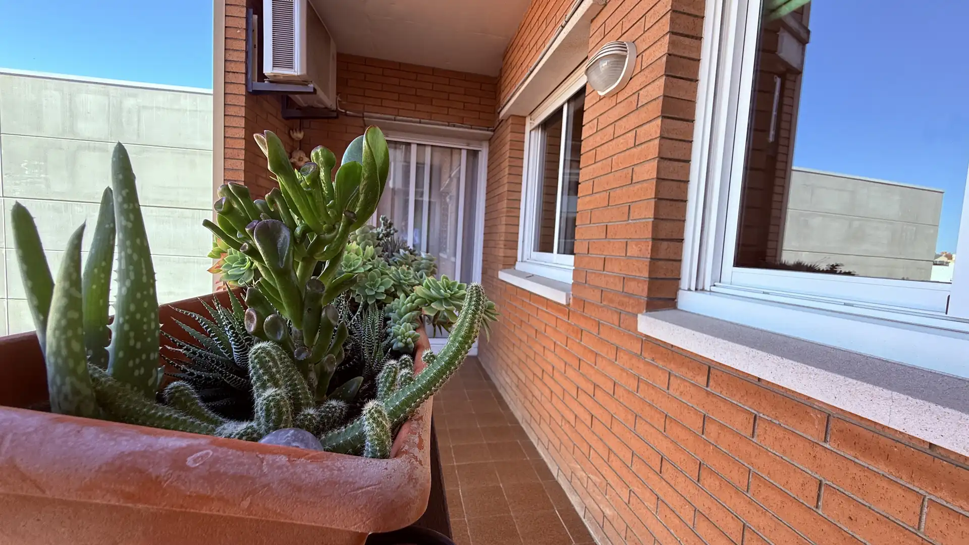 Terraza de Piso en venta en Cornellà de Llobregat con Calefacción y Balcón