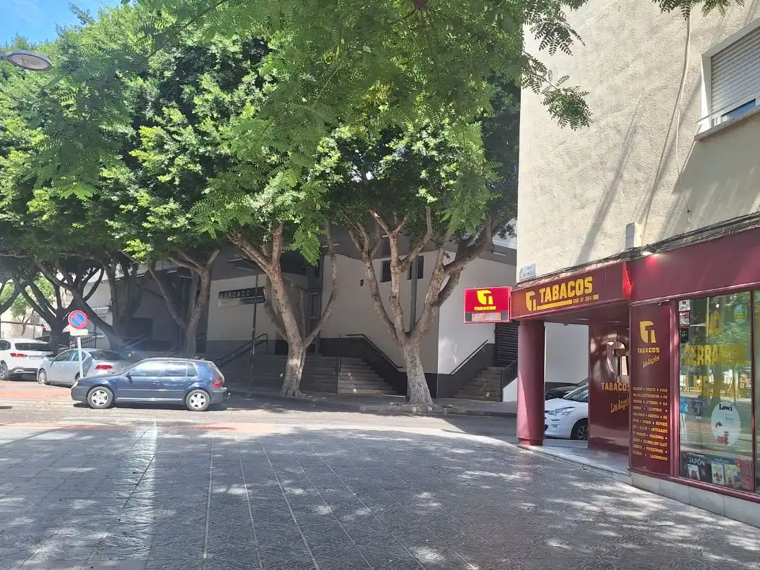 Vista exterior de Piso en venta en Los Ángeles - Cruz de Caravaca