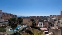 Vista exterior de Àtic en venda en Roquetas de Mar amb Aire condicionat i Piscina comunitària