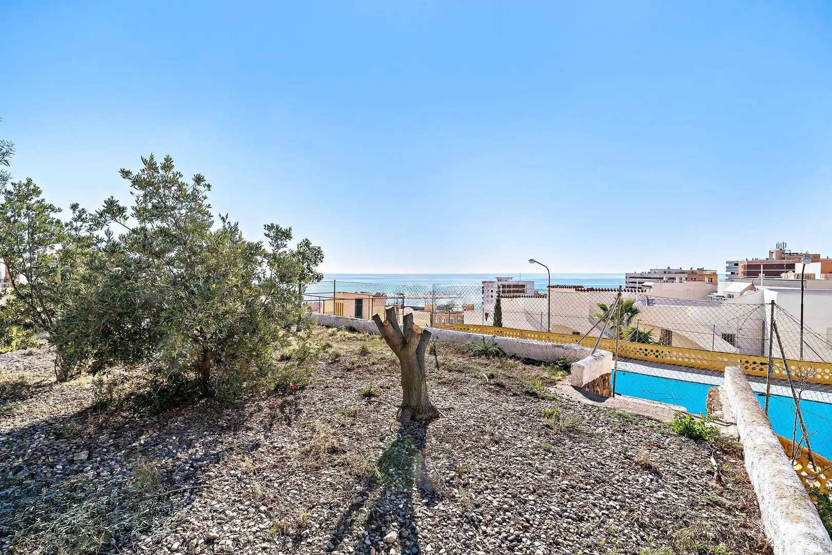 Piscina de Casa adosada en venda en Roquetas de Mar amb Jardí privat, Terrassa i Traster
